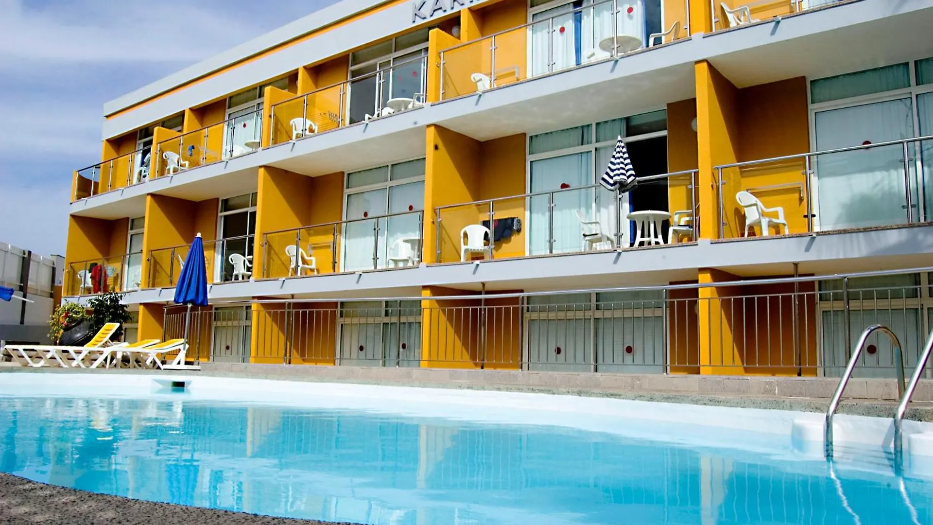Apartamentos Karina contacts